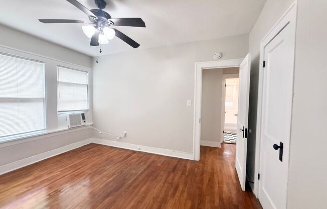 2 beds, 1 bath, $1,195, Unit B3601