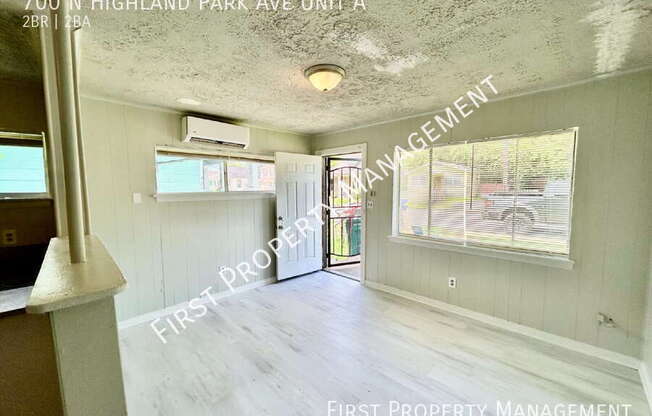 700 N HIGHLAND PARK AVE