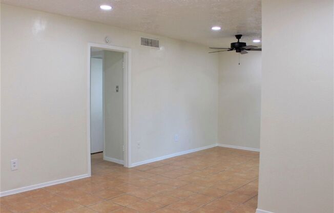 1 bed, 1 bath, 715 sqft, $925, Unit 66