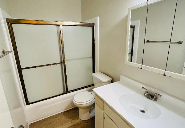 1135 W I ST