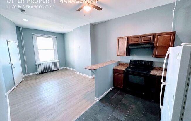 2326 W VENANGO ST
