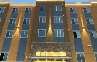 18 E Kansas City Street 403
