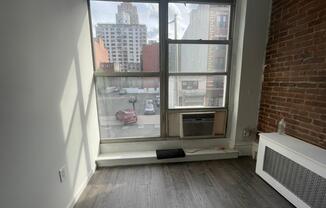 359 W 52 ST