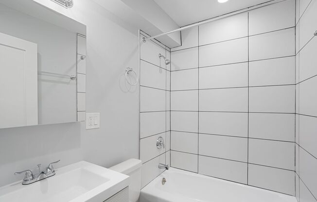2 beds, 1 bath, $1,995, Unit 435