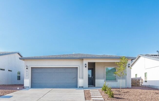 Beautiful newly built 4 bedroom, 2 bath single story home in Santa Teresa NM