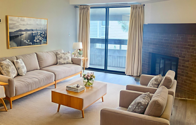 **$500 Move in Special** Spacious 1 bed/one bath in Aurora