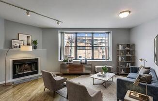 2343 N Greenview Ave 111