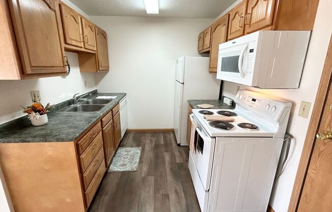 2 beds, 1 bath, 825 sqft, $825, Unit 2521-312