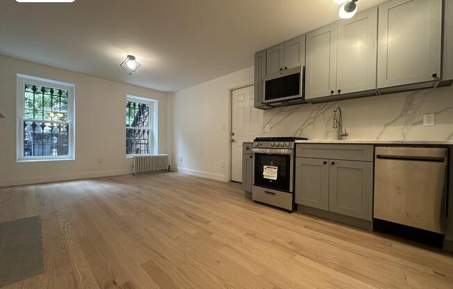 489 PUTNAM AVE