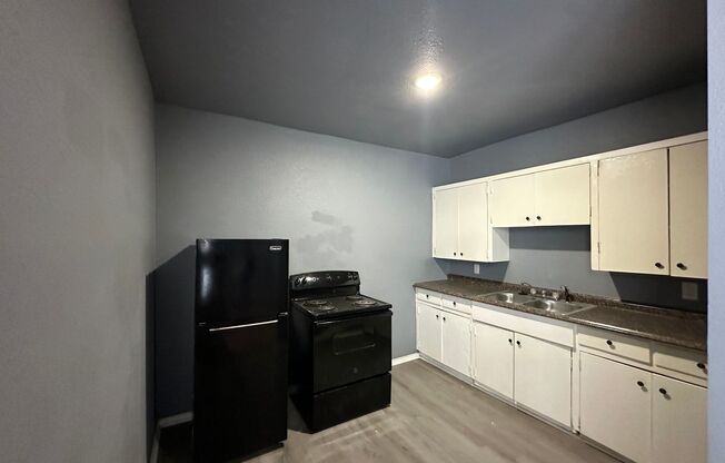 2 beds, 1 bath, 675 sqft, $750, Unit D