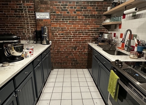 120 Commercial St Apt 4-2