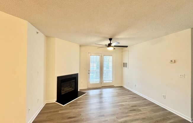 2 beds, 2 baths, $1,395, Unit 321-302