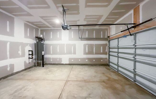 3 beds, 2.5 baths, $2,800