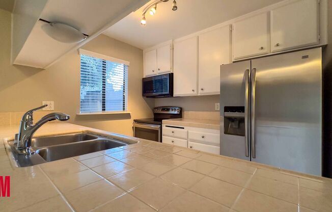 2 beds, 1.5 baths, $3,295, Unit 6