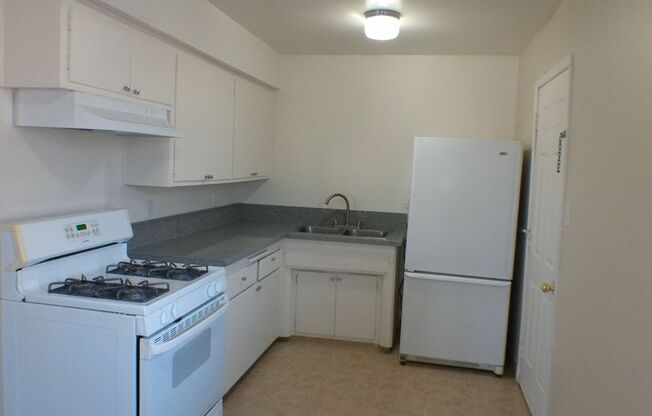 2 beds, 1 bath, $1,150