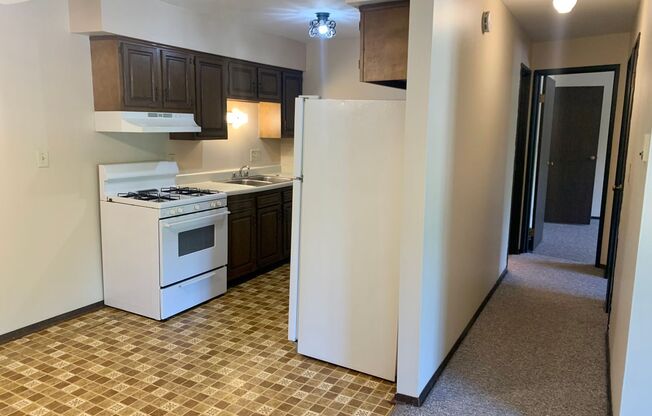 2 beds, 1 bath, 900 sqft, $999