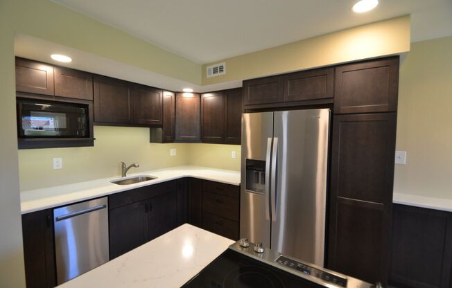 2 beds, 1 bath, $1,950, Unit # B