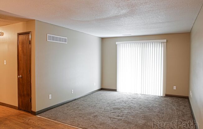 1 bed, 1 bath, 625 sqft, $845, Unit 4320 Westbrook Drive Apt 1