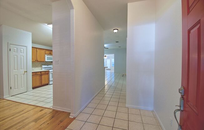 Gorgeous 4 Bed House in Charming Georgetown Village