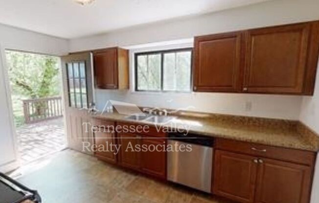 3 beds, 2.5 baths, $1,800