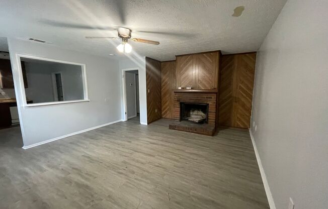 2 bedroom duplex off 441 N Available Now!