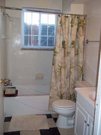 2 beds, 1 bath, 1,000 sqft, $945, Unit 9