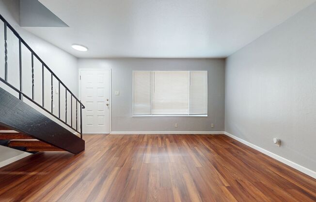 2 beds, 1 bath, 750 sqft, $2,450, Unit 620-6