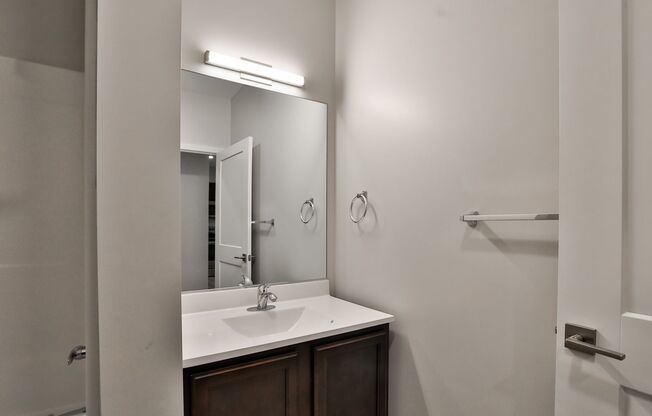 1 bed, 1 bath, 833 sqft, $1,650, Unit 203