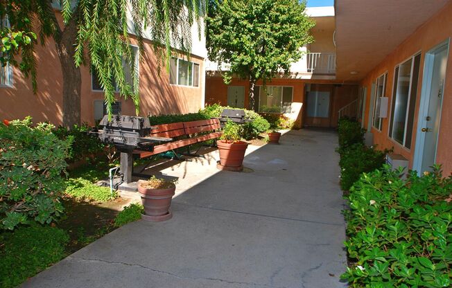 Casa Patrina Apts...Gorgeous Newly Remodeled Apartments...CALL NOW!