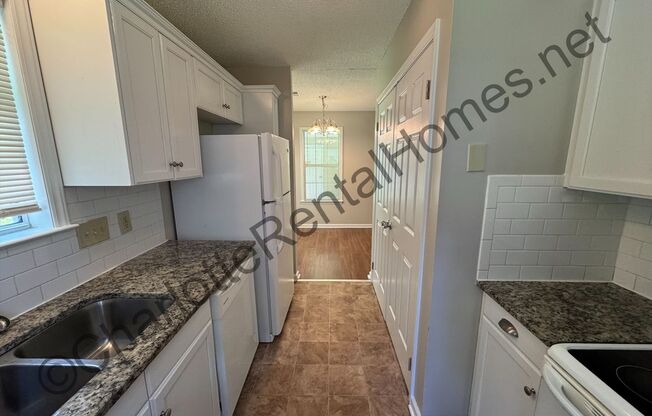 3 bedroom 2 bathroom home in Charlotte!