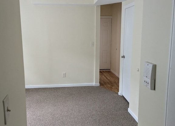 2 beds, 1 bath, 600 sqft, $1,400, Unit 2 A