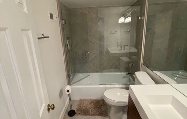 3 beds, 3 baths, $4,195, Unit Unit # 5