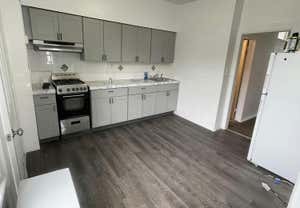 3 beds, 1 bath, 1,672 sqft, $2,800, Unit 2