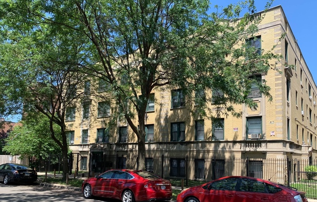 2 beds, 1 bath, $1,150, Unit 4840 #1N