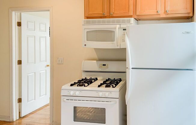 2 beds, 1.5 baths, 1,245 sqft, $3,850, Unit 1210WR-3