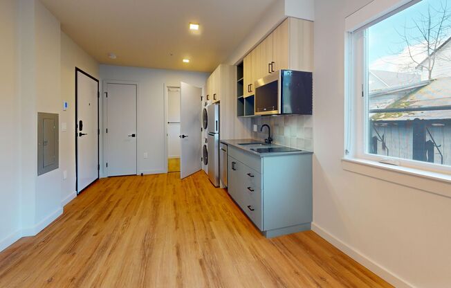 Studio, 1 bath, 264 sqft, $1,650, Unit 101 - Furnished