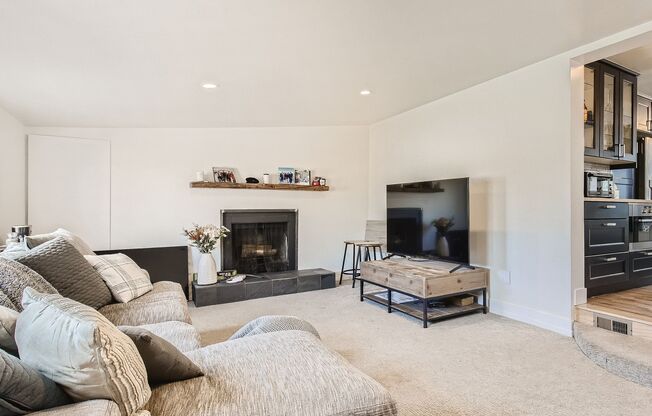 Updated 3BD/ 2BA home in Denver, CO! Available 5/1- HALF OFF FIRST MONTHS RENT