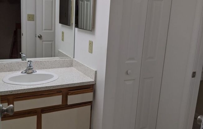 2 beds, 1.5 baths, 1,030 sqft, $1,950, Unit 067