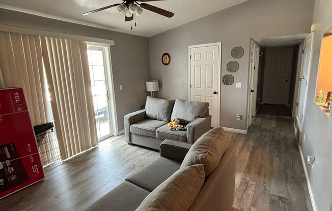 2 beds, 1 bath, $1,400