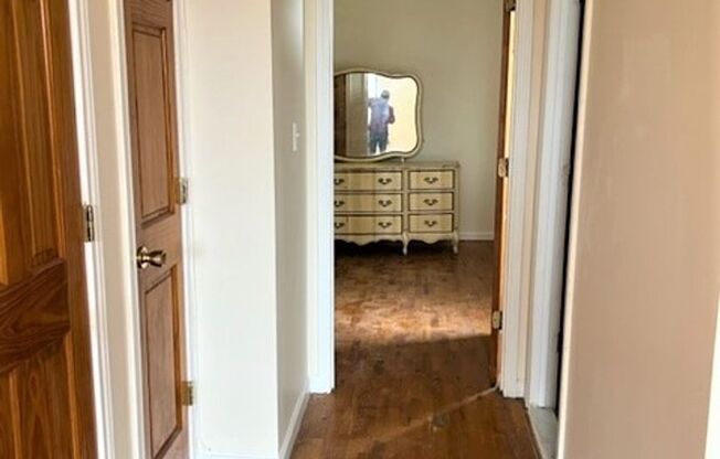 1256 CLAY AVE (929)263-1665