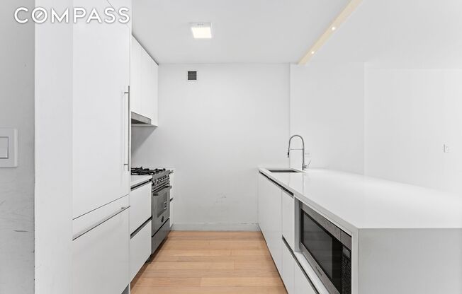 1 bed, 1 bath, 678 sqft, $4,600, Unit 8J