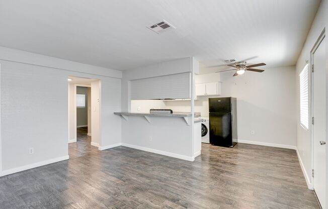 2 beds, 1 bath, 720 sqft, $1,100, Unit F-57