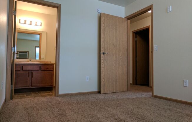3 beds, 2 baths, 1,170 sqft, $1,380, Unit 5160-311