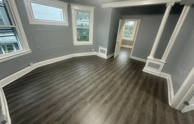 332 HAMILTON