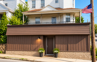 546 Greenfield Avenue