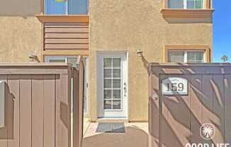SD: Two-Story 2BD/2BA Corner Townhome in Clairemont w/ Wrap-Around Patio, In-Unit Laundry & Community Pool!