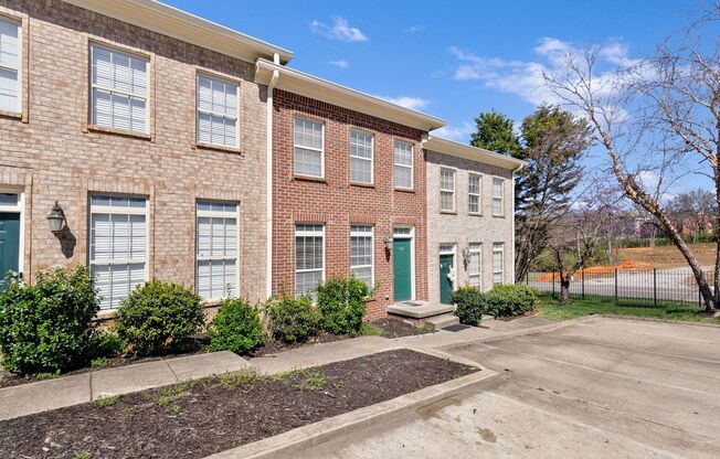FABULOUS LOCATION!! 2BEDROOM 2 BATH TOWNHOUSE!!