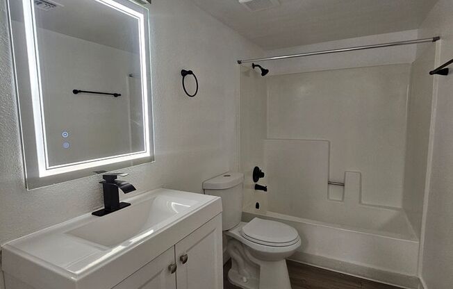 1 bed, 1 bath, 580 sqft, $1,150, Unit 223