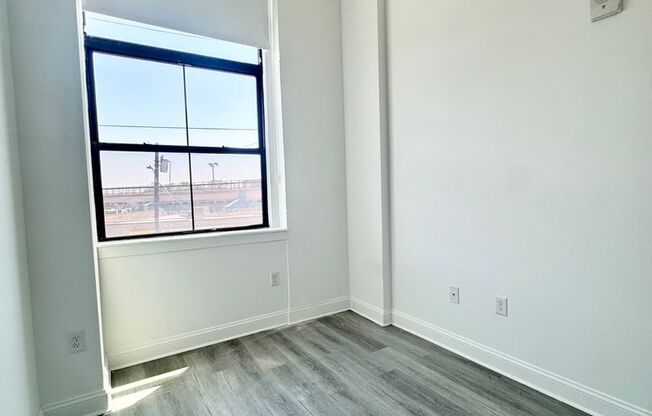 2 beds, 1 bath, 812 sqft, $1,400, Unit Unit 44