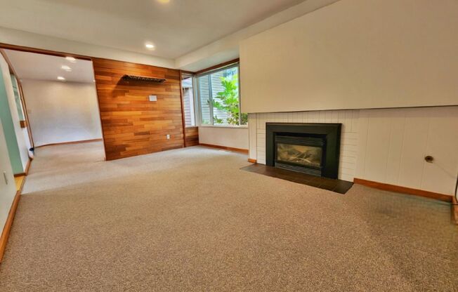 Beautiful 4 Bed 1.75 Bath Home Near Microsoft